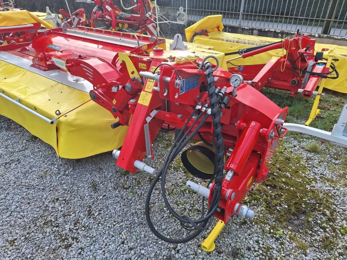 NEW POTTINGER 302ED CONDITIONER MOWER. - Image 4