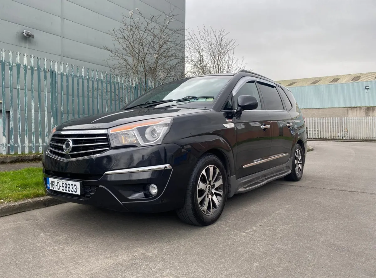 SsangYong Rodius 2016 - Image 3