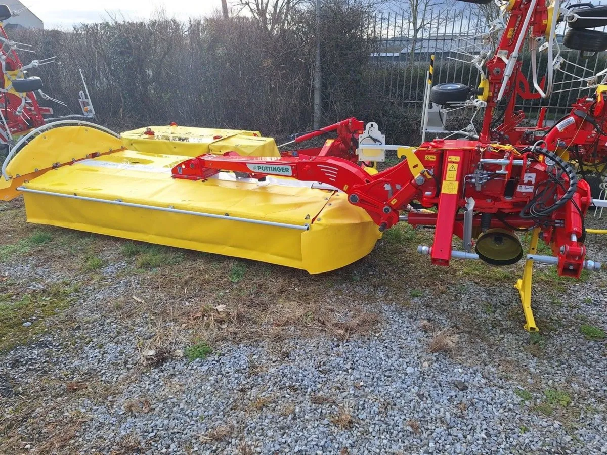 NEW POTTINGER CENTRE PIVOT REAR MOWER, - Image 1