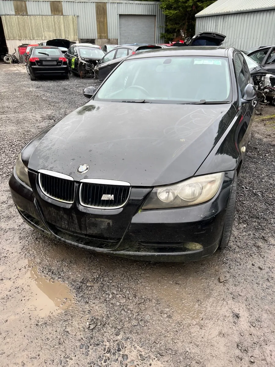 Breaking bmw e90 320d automatic 2006 schwarz2 - Image 1