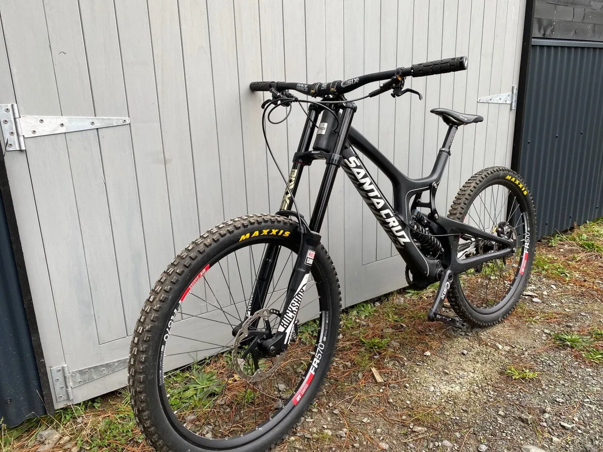 Santa Cruz V10 Carbon DH bike for sale in Co. Cork for 4 200 on