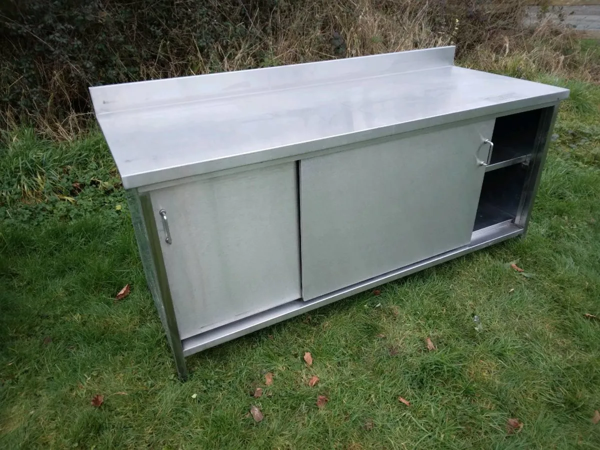 Stainless steel tables - Image 3