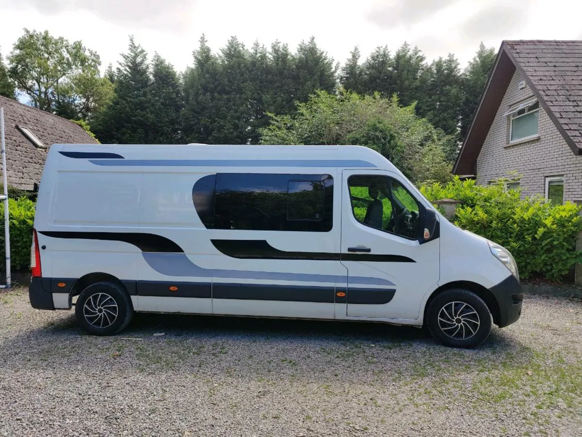Renault master Campervan - Image 3