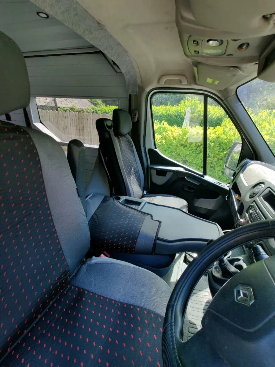 Renault master Campervan - Image 4