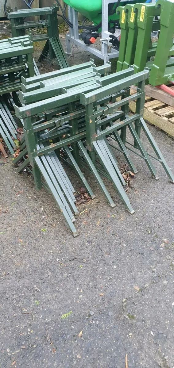 Builders Trestles - Image 2
