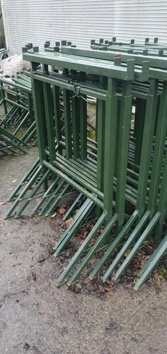 Builders Trestles - Image 1