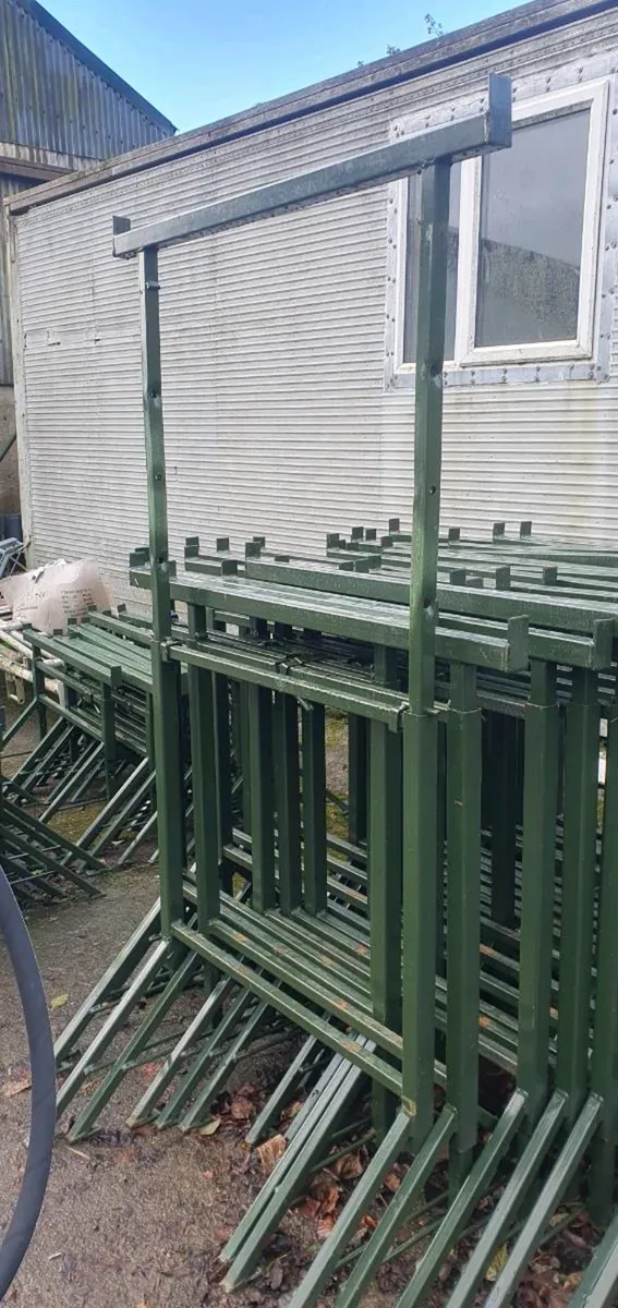 Builders Trestles - Image 4