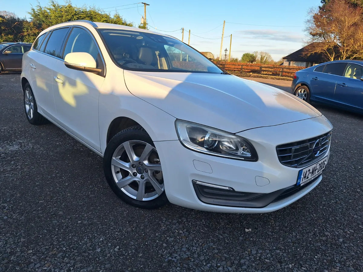 VOLVO V60 ESTATE AUTOMATIC WITH LEATHER