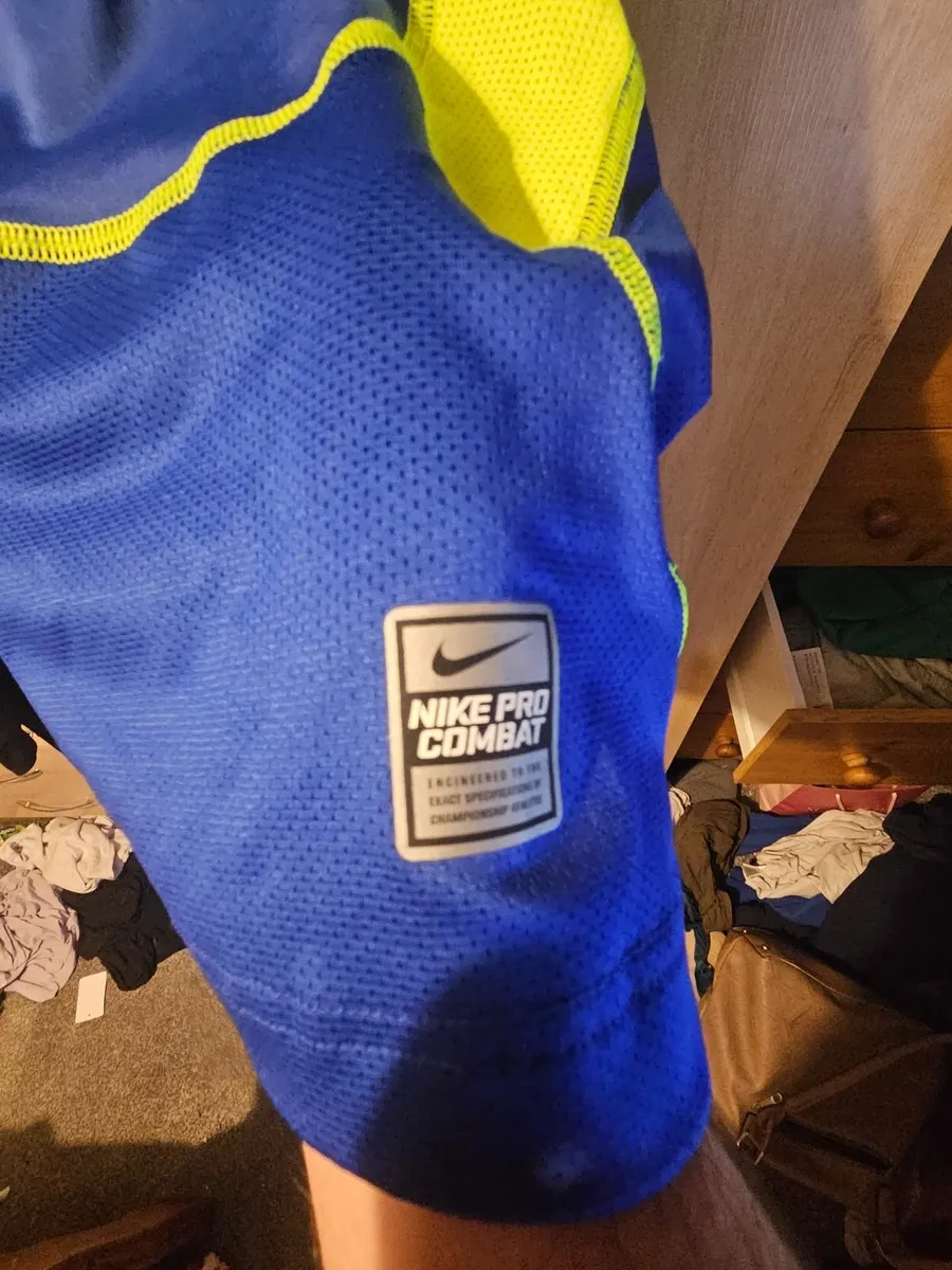 Nike pro 2024 combat sale