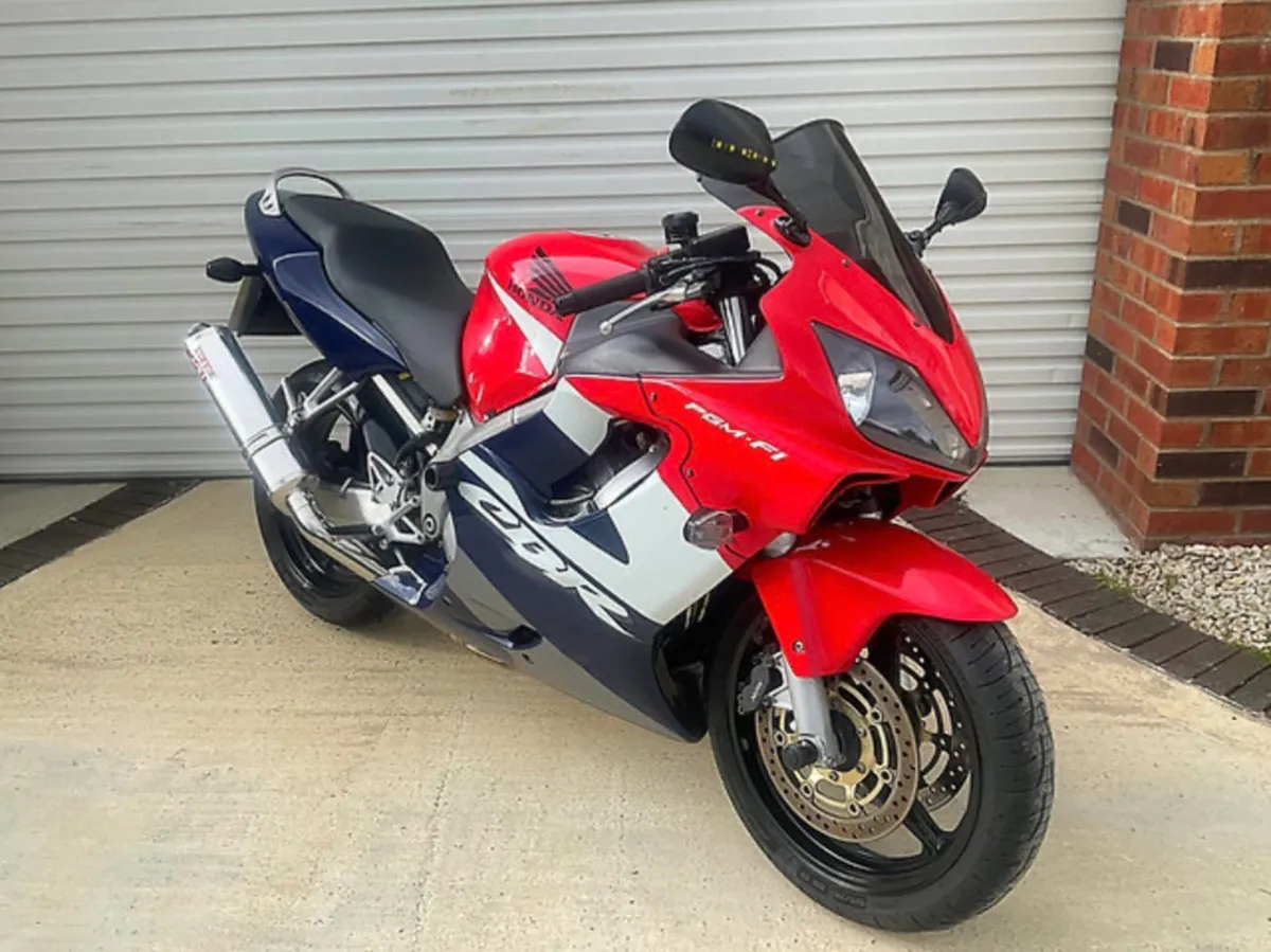 Honda CBR600F PGM Fi Low Miles Yoshimuri - Image 1