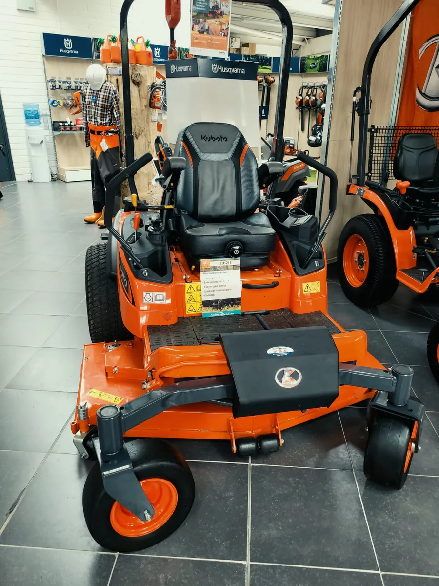 New Kubota ZD1211 Zero Turn Mower - Image 3
