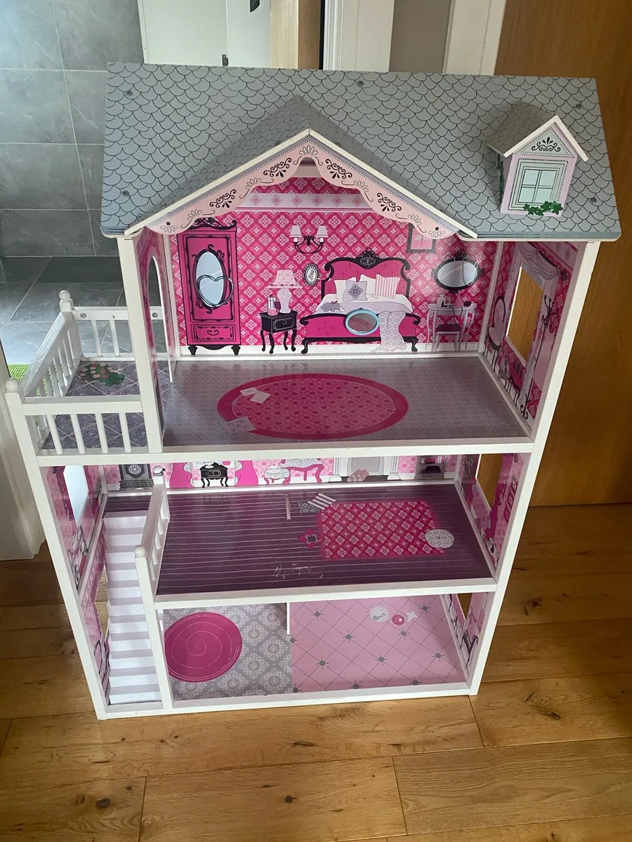 Isabelle dolls deals house smyths