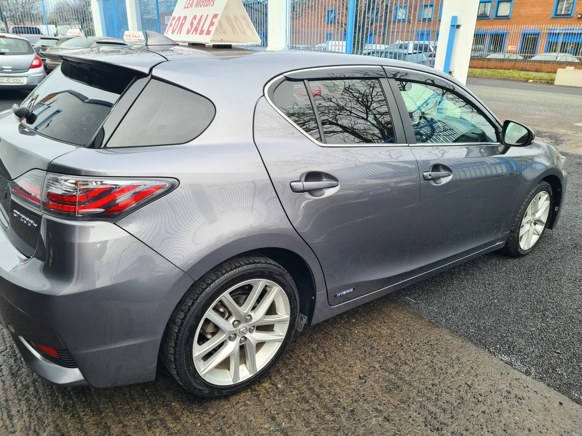 LEXUS CT 200 LOW Mileage/Leather Seats - Image 3