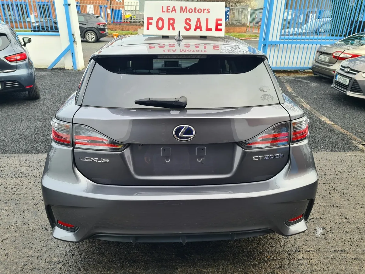 LEXUS CT 200 LOW Mileage/Leather Seats - Image 4