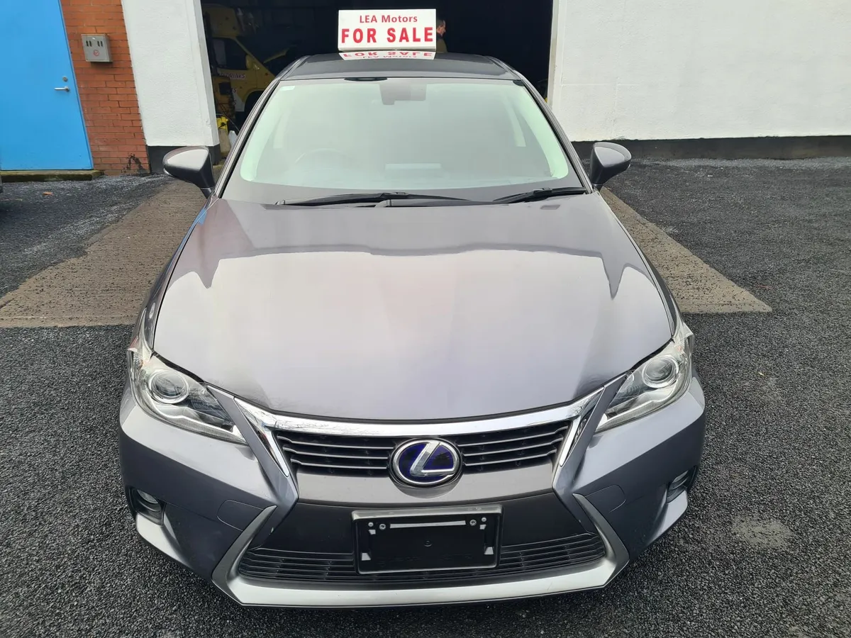 LEXUS CT 200 LOW Mileage/Leather Seats - Image 1