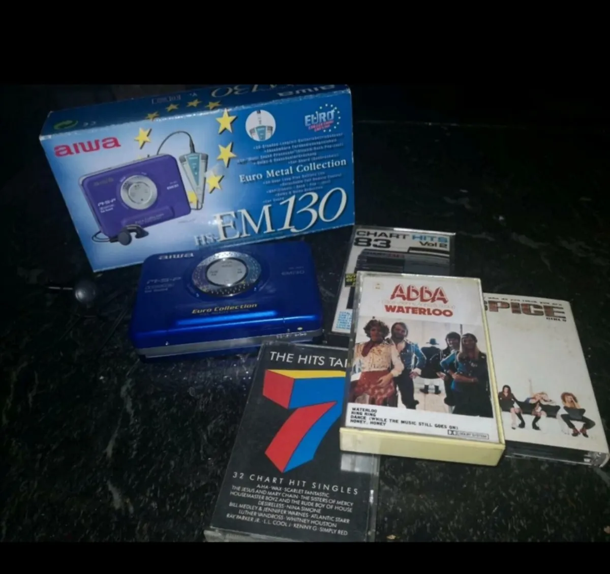 Aiwa em130 walkman with box and paper - Image 2