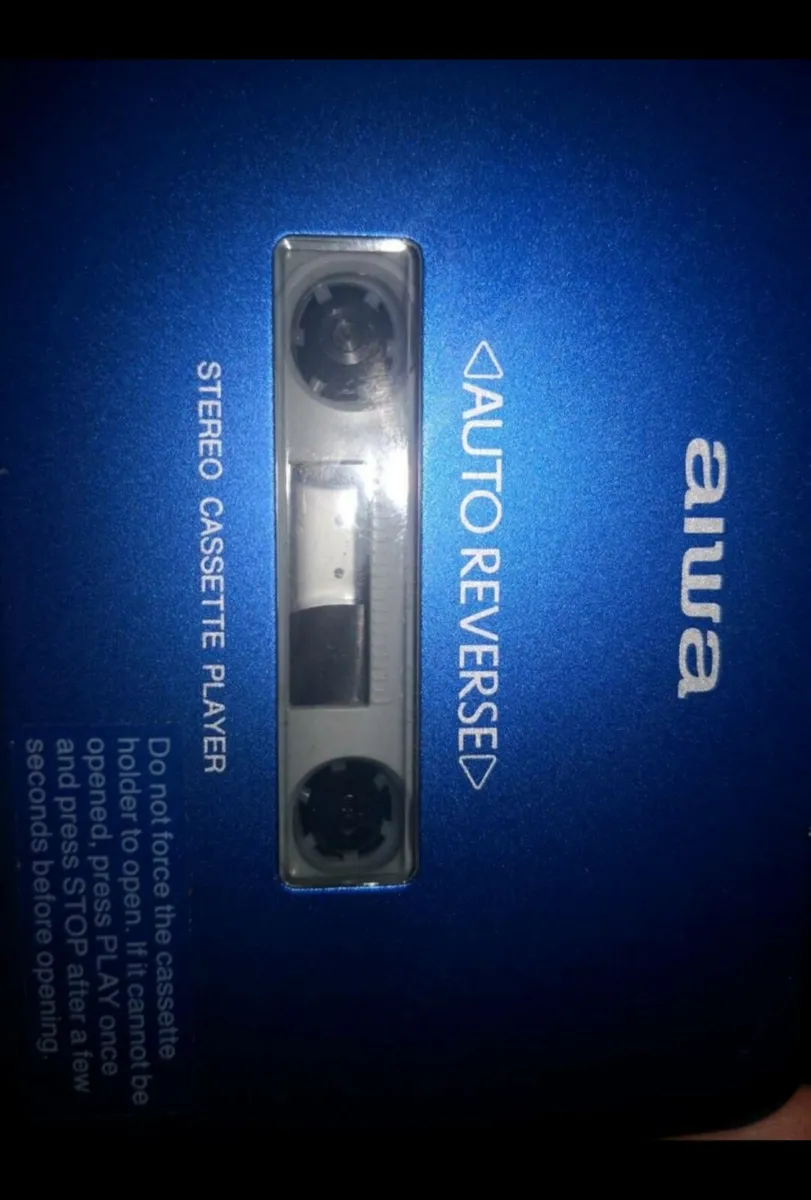 Aiwa em130 walkman with box and paper - Image 3