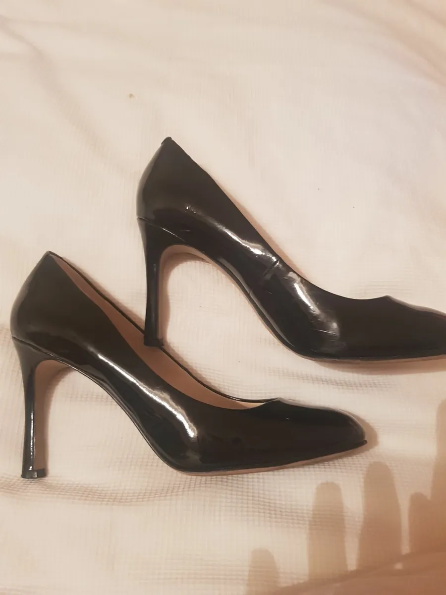 Nine west patent store leather heels