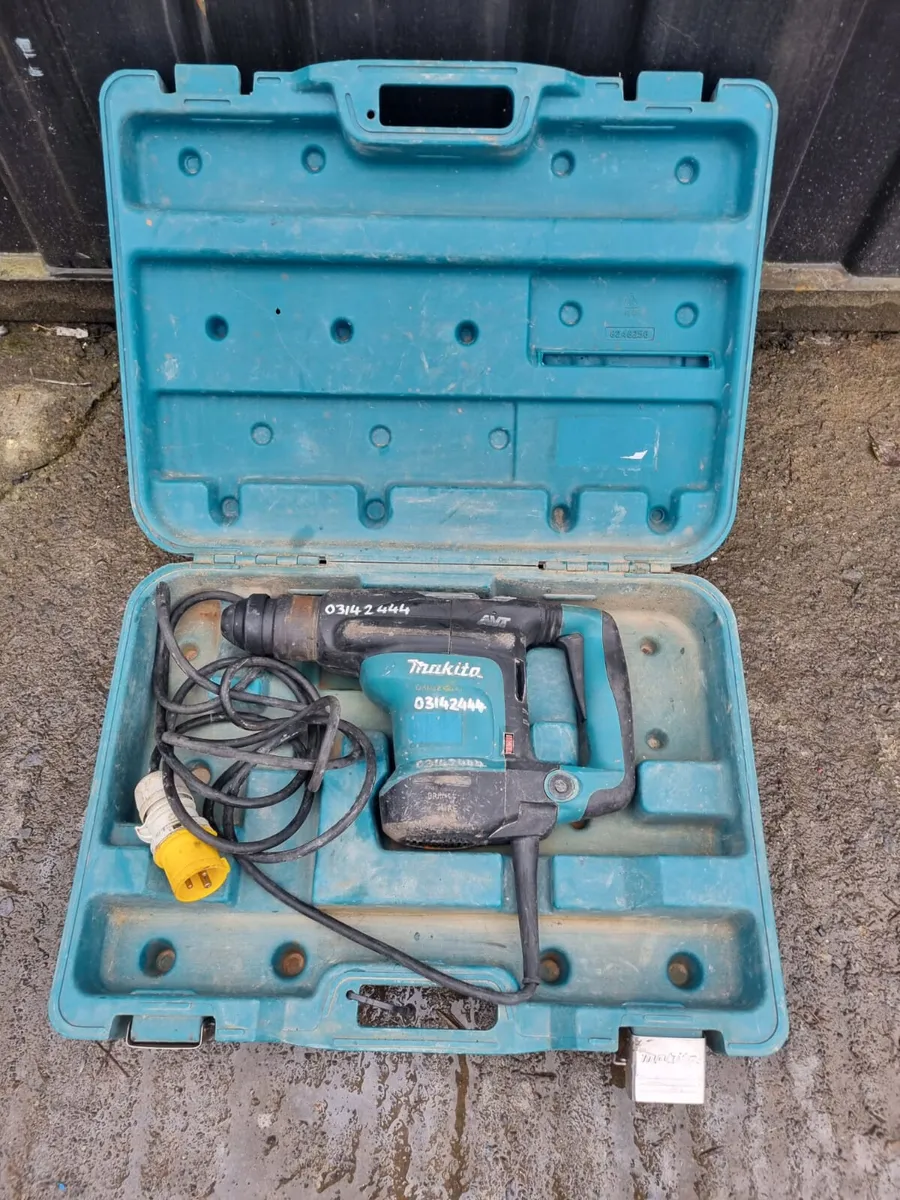 Makita HR3210C 110v SDS Hammer drill / Kango - Image 1