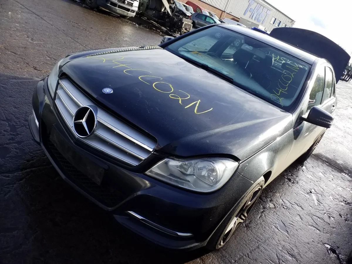 2013 MERCEDES C CLASS BREAKING FOR PARTS