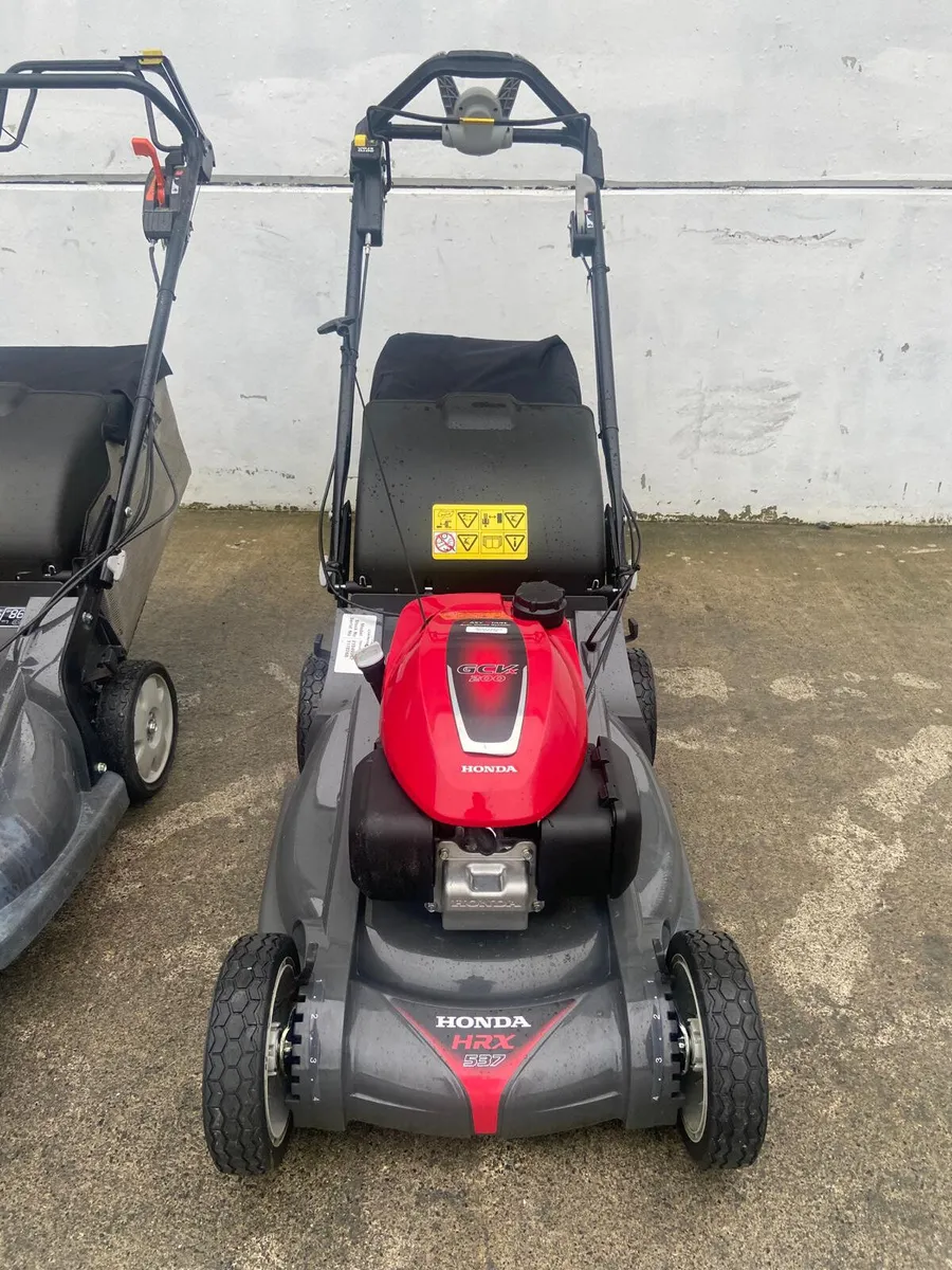 Used Professional Honda Mowers - Image 4
