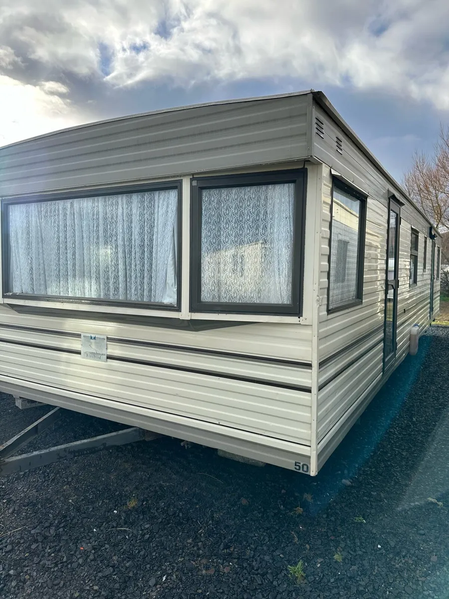 Blue bird mobile home 35 x 12 3 bed - Image 1