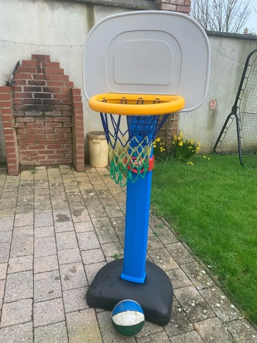 Little tikes deals basketball hoop smyths