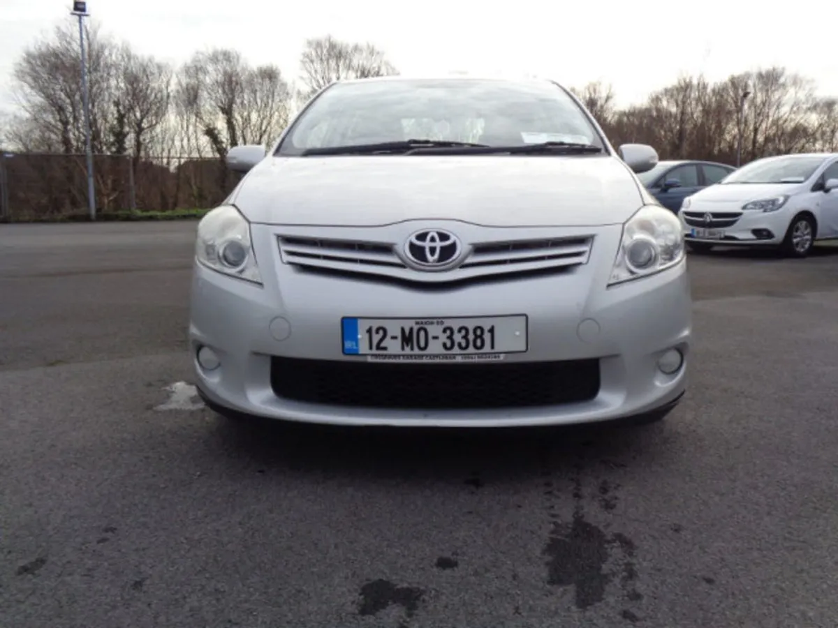 Toyota Auris 1.4 D4D TR 5DR - Image 2