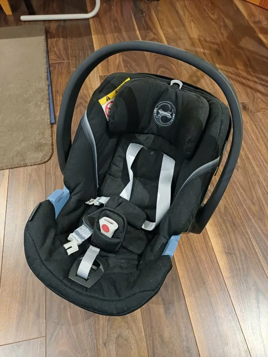 Cybex aton outlet 5 newborn insert