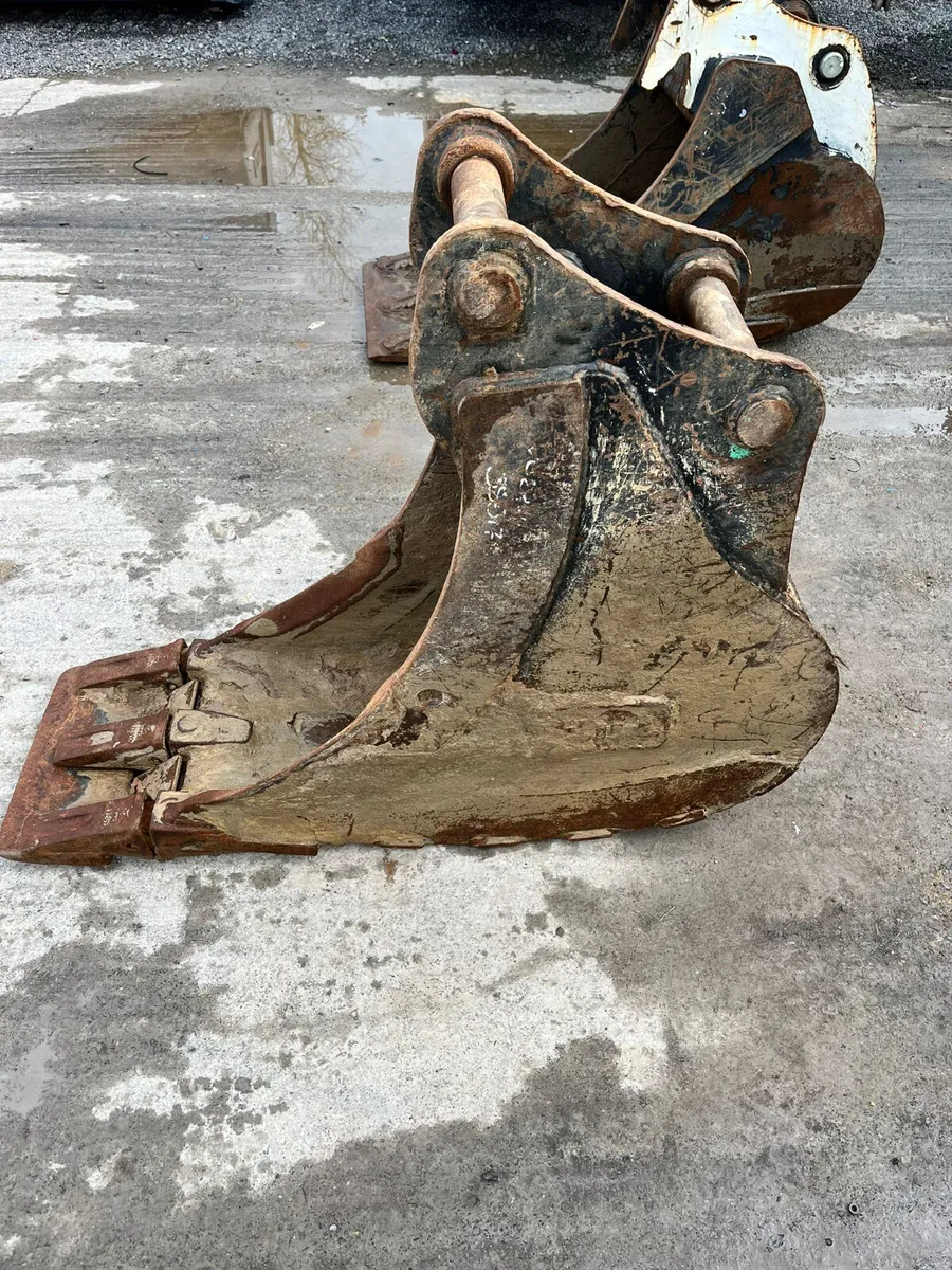 Titan 18'' Digging Bucket 65mm pins - Image 4