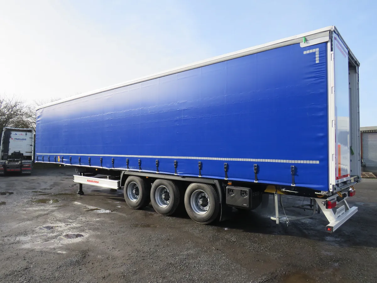 For Hire Kassbohrer Euroliner withTail lift - Image 3