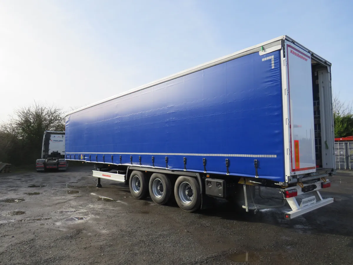 For Hire Kassbohrer Euroliner withTail lift - Image 4