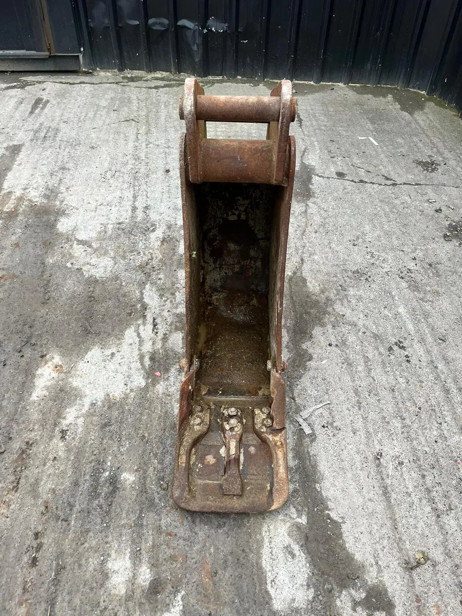 12'' Digging Bucket 45mm Pin - Image 2