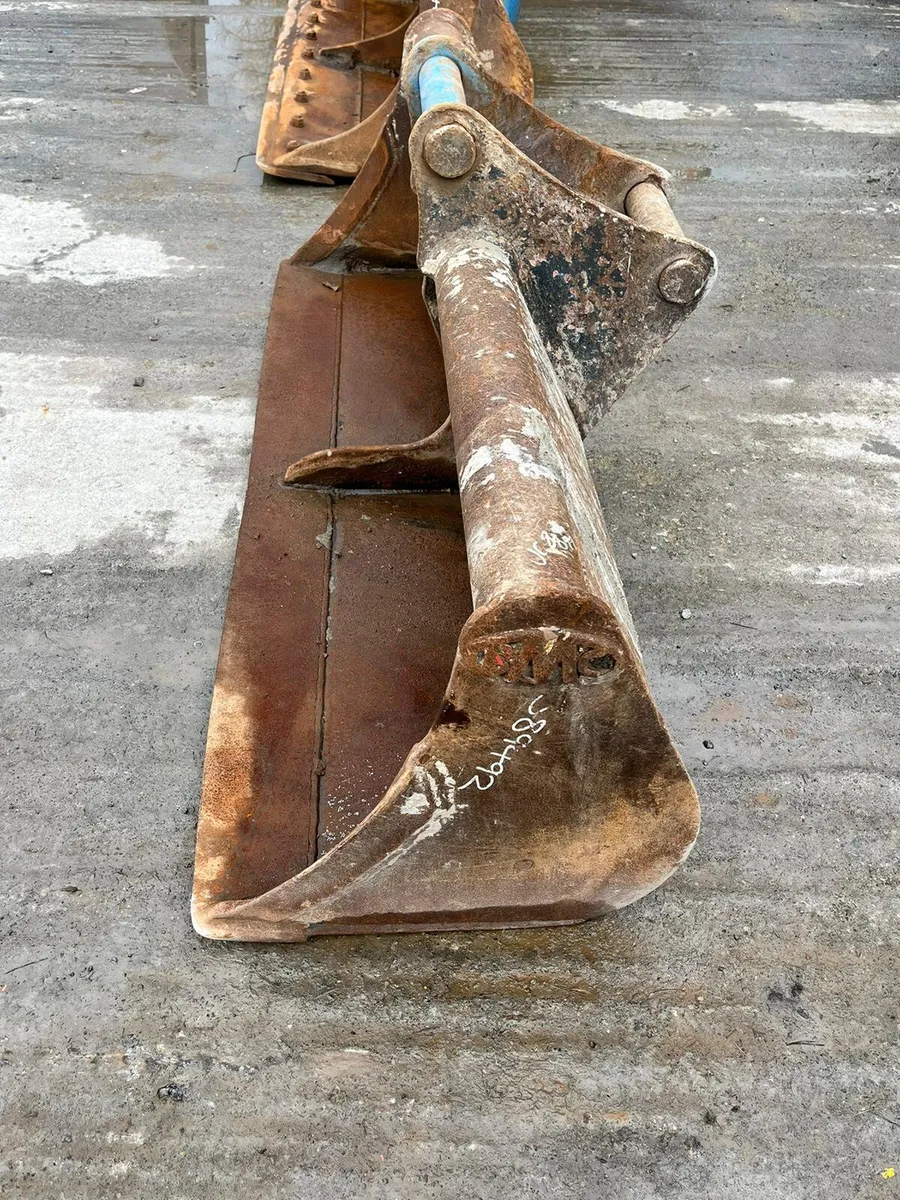 Strickland 72'' Ditching Bucket 65mm Pins - Image 3