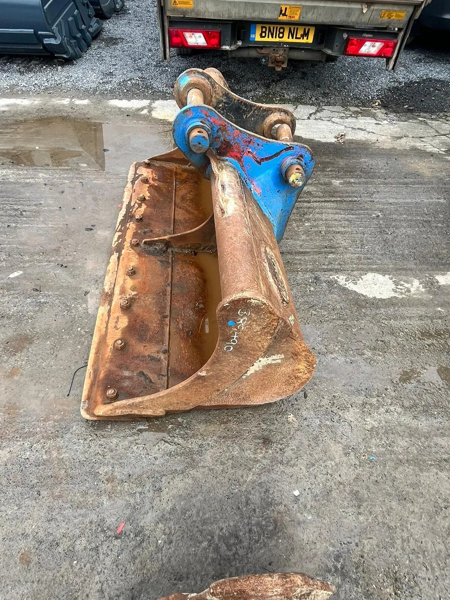 Strickland 72'' Ditching Bucket 65mm Pins - Image 1