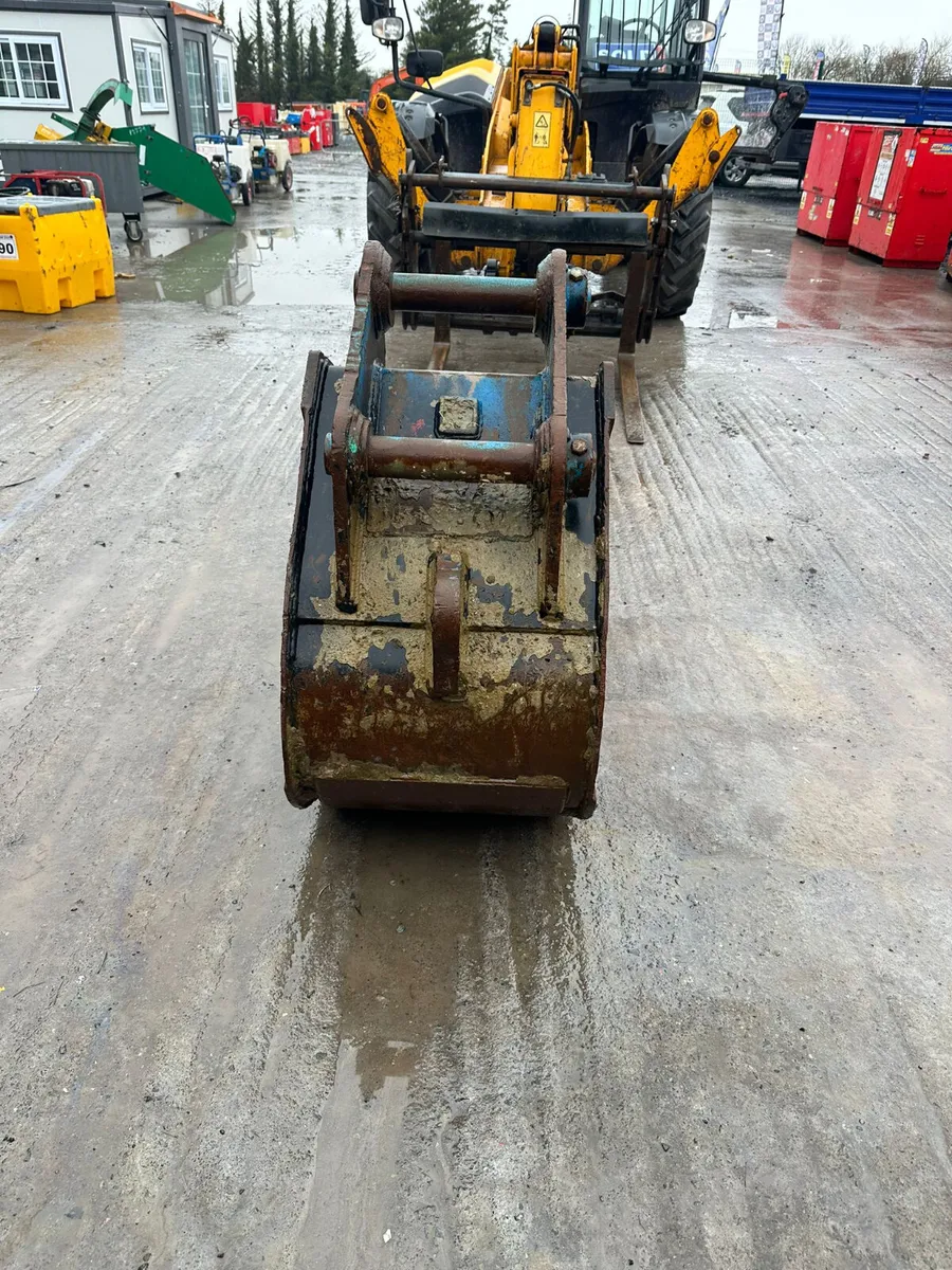 24'' Digging Bucket 65mm pin - Image 3