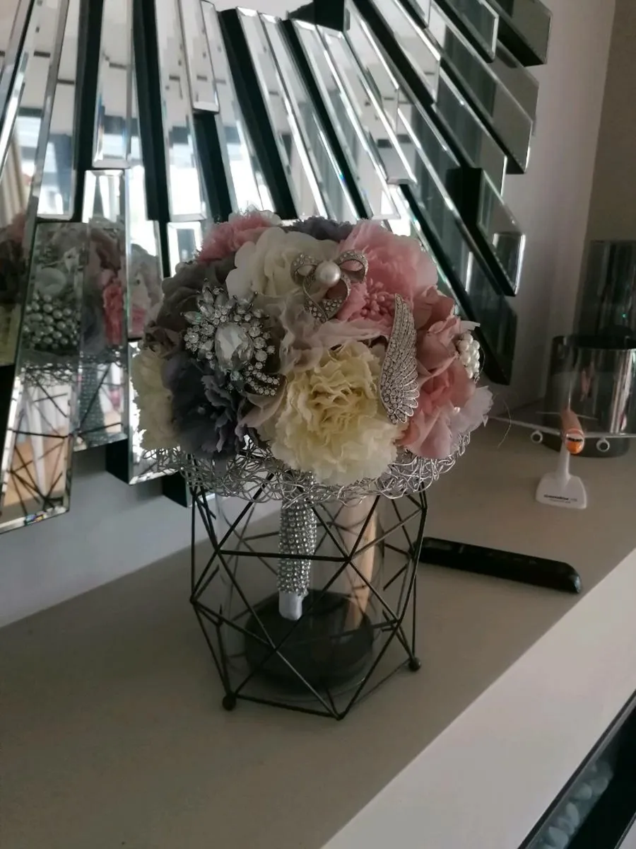 Artificial flower Brooch wedding bouquet.