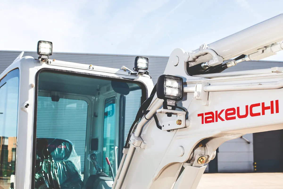 New Takeuchi TB225 - 2.5 Ton Digger - Image 3