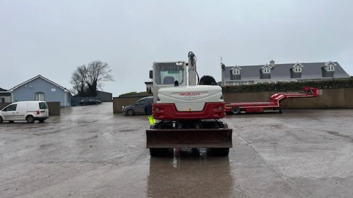 2014 Takeuchi TB295W - Image 2