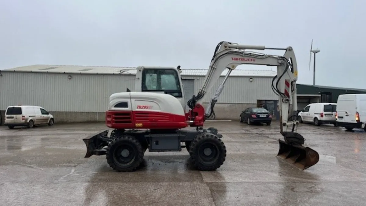 2014 Takeuchi TB295W - Image 3