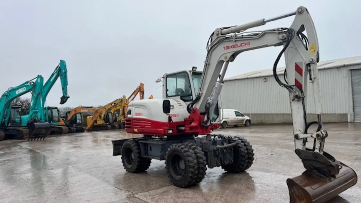 2014 Takeuchi TB295W - Image 4