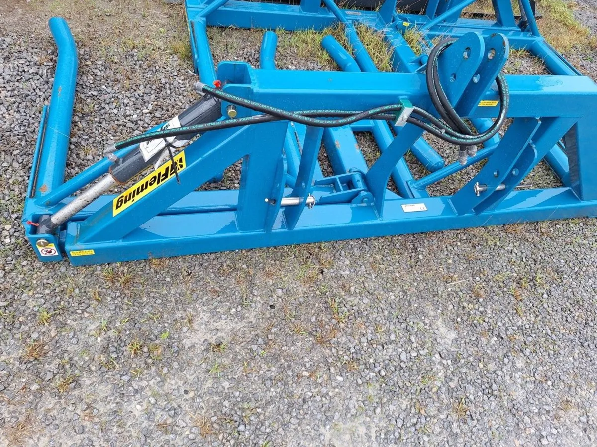 NEW FLEMING DOUBLE BALE HANDLER - Image 4