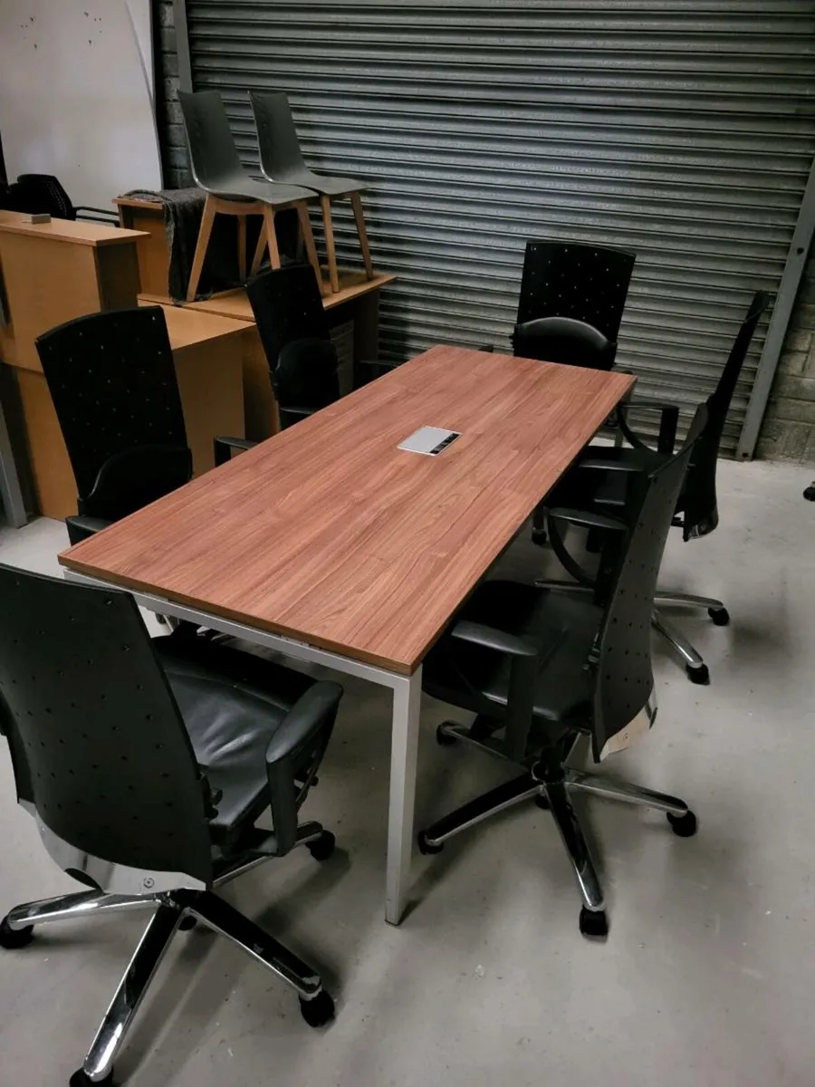 Boardroom/Meeting Room Table. 6 Leather Chairs - Image 1