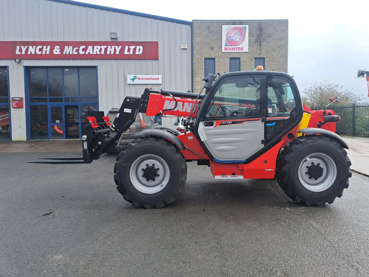 New Manitou MT933 telehandler - Image 1
