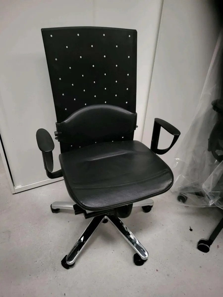 High Quality Office Chairs.  20 + Available. - Image 1
