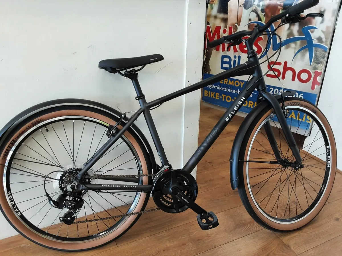 Raleigh strada best sale ladies bike