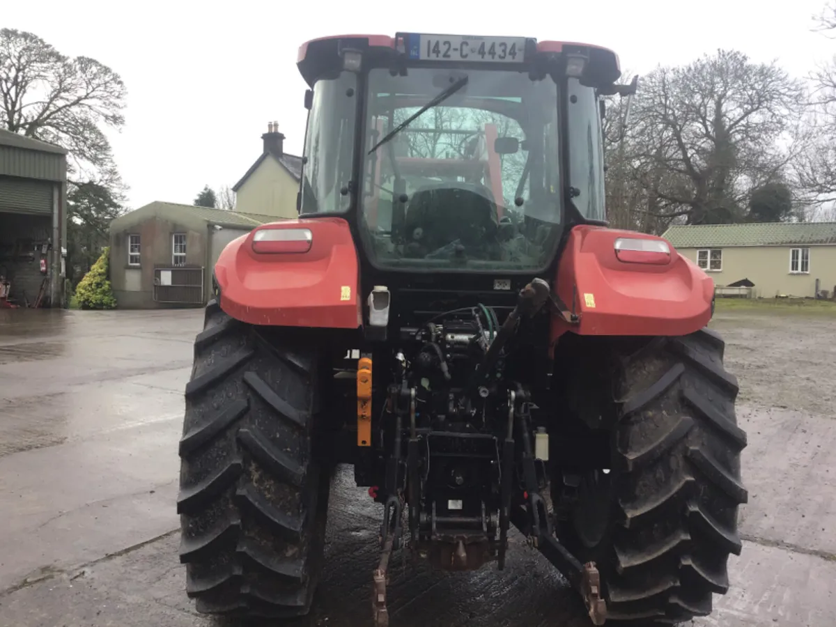 142 Case 105U Farmall - Image 2