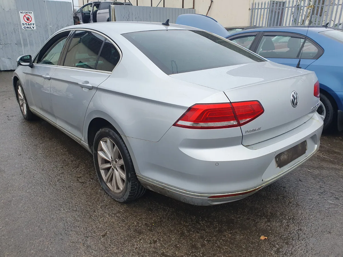 16 VOLKSWAGEN PASSAT 2.0 TDI (CRL) FOR BREAKING - Image 4