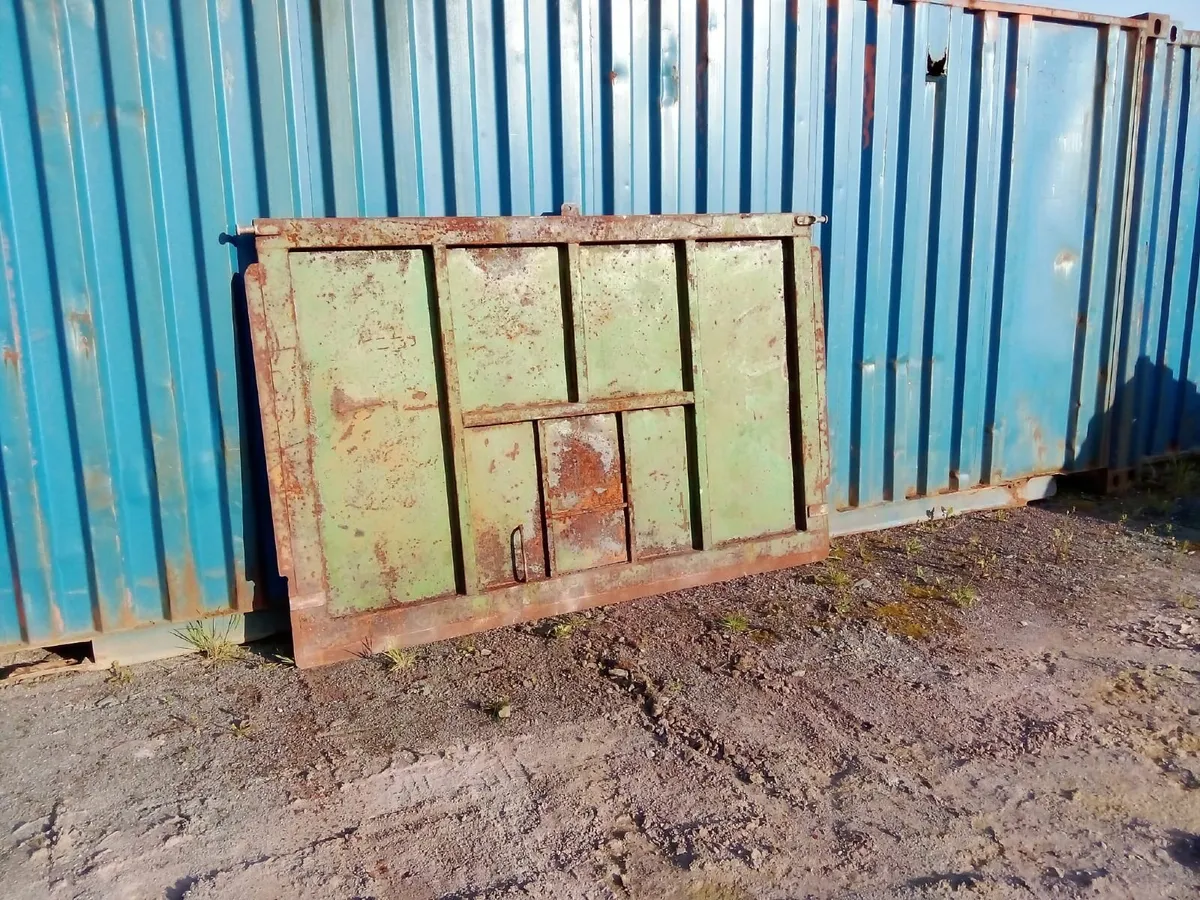 Grain trailer back door - Image 1