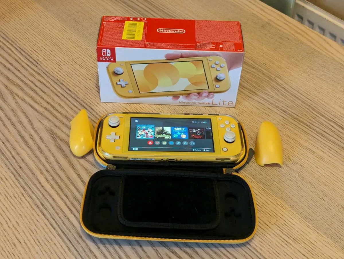 Nintendo switch sale lite yellow sale